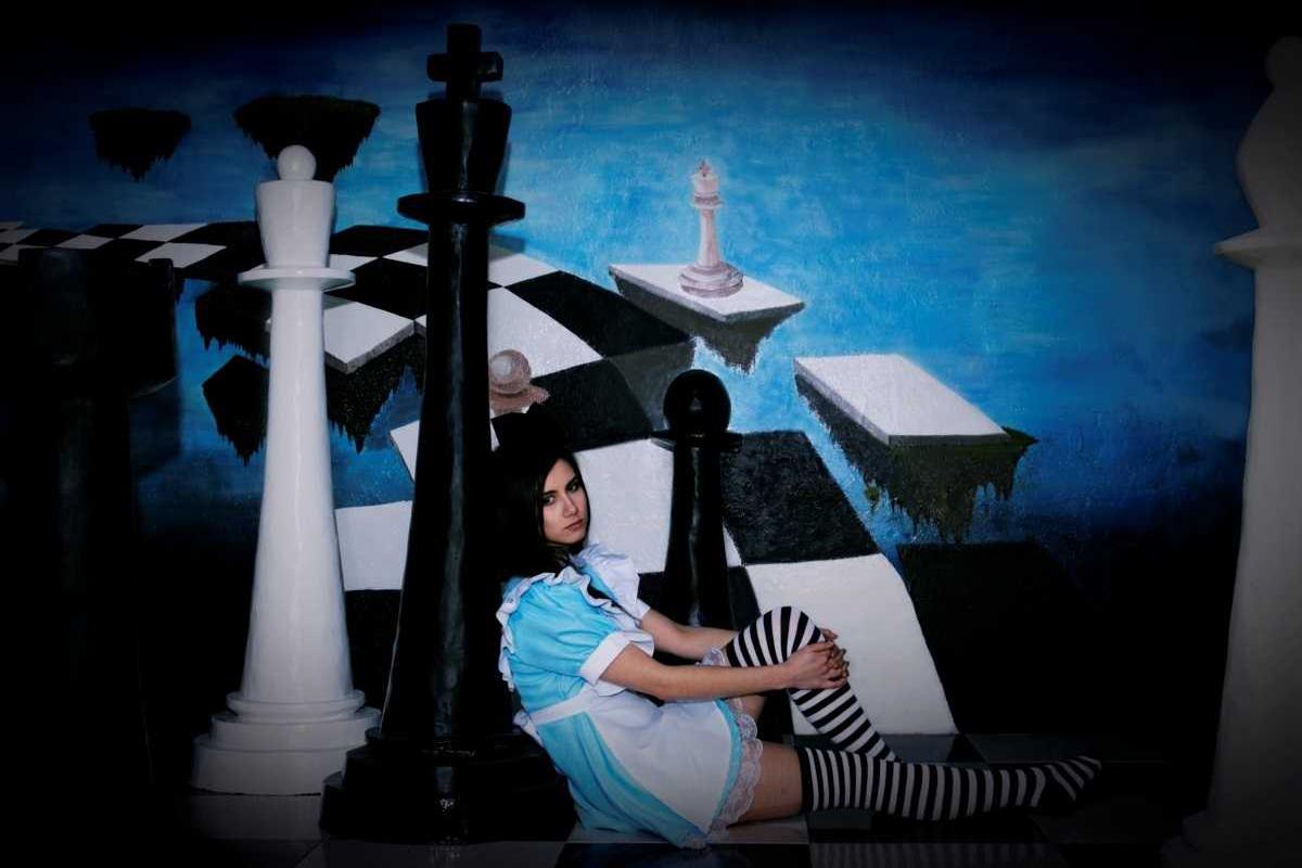 alisa-v-strane-chudes-