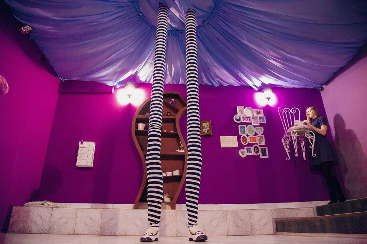 alisa-v-strane-zakrytyh-dverej